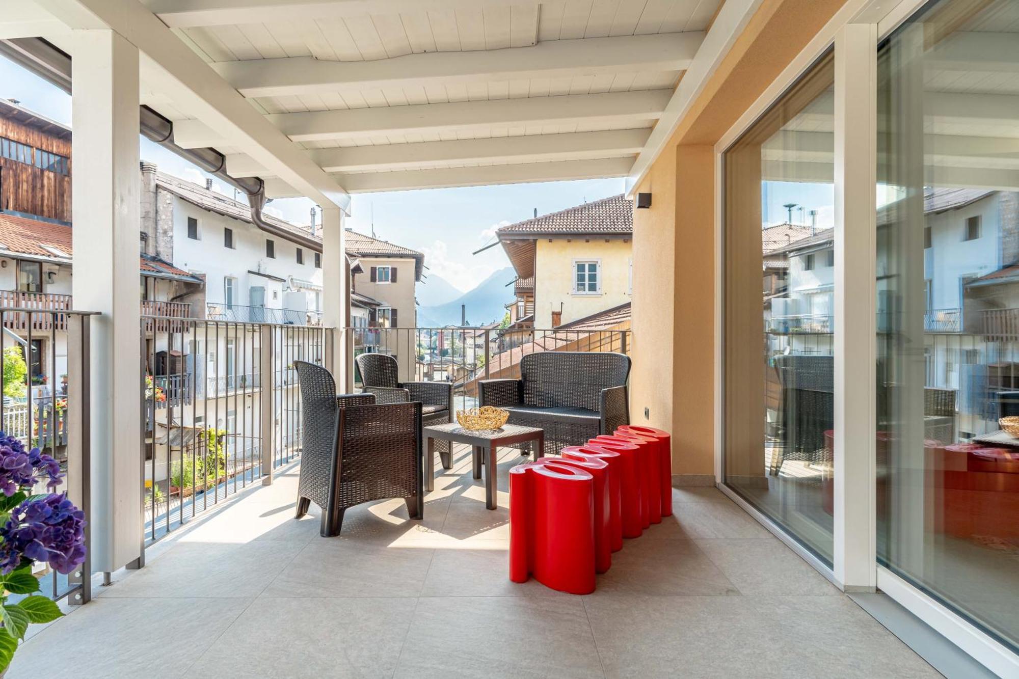 شقة Luxury 2Br W/ River Castle View In Borgo Valsugana المظهر الخارجي الصورة