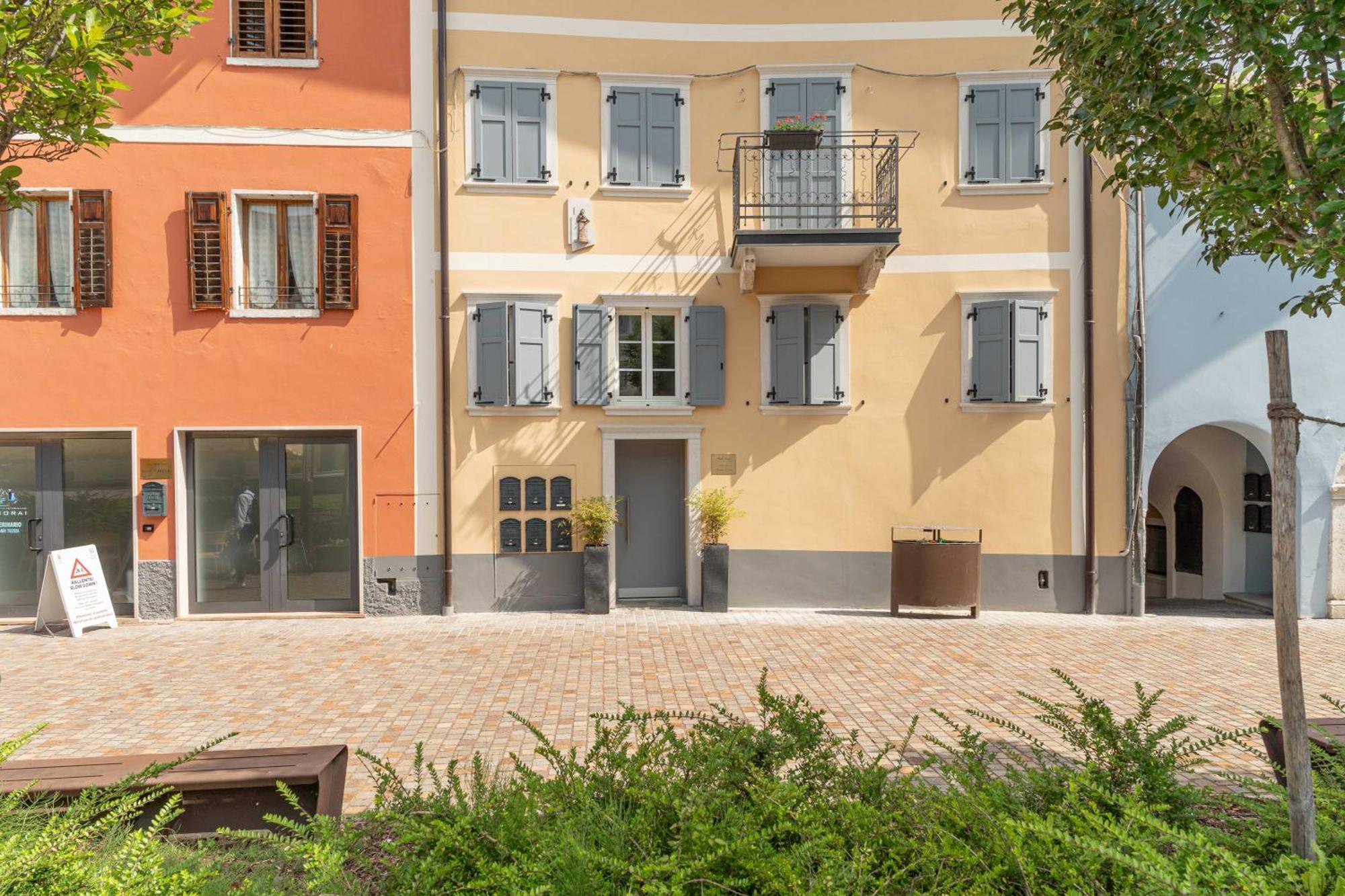 شقة Luxury 2Br W/ River Castle View In Borgo Valsugana المظهر الخارجي الصورة