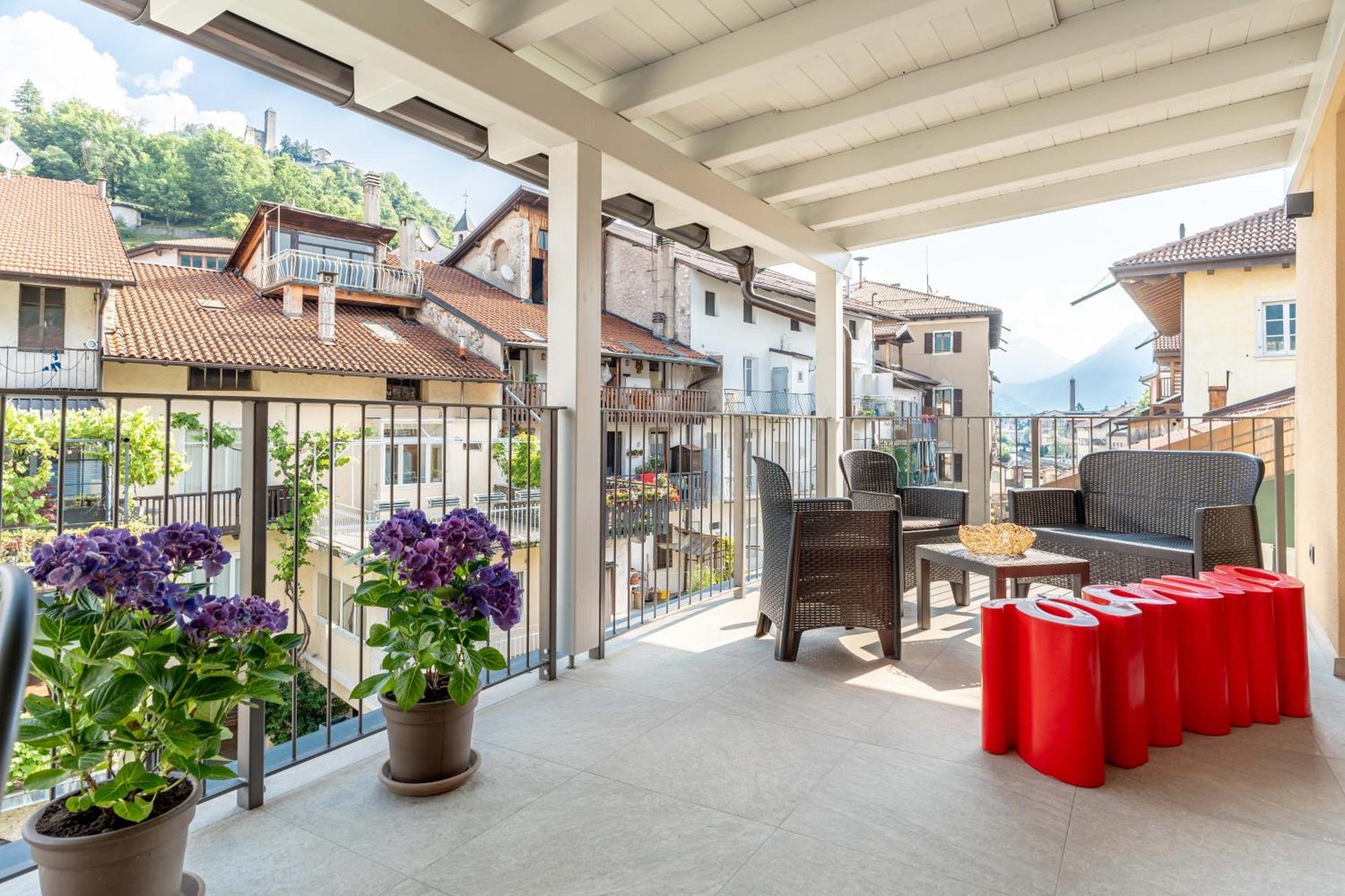 شقة Luxury 2Br W/ River Castle View In Borgo Valsugana المظهر الخارجي الصورة